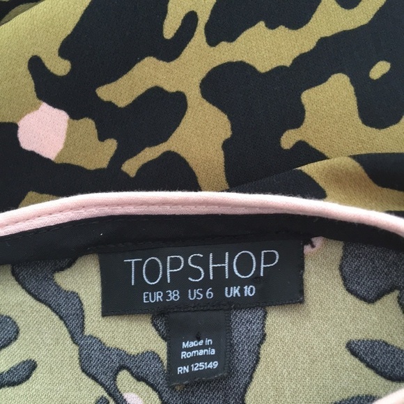 TOPSHOP Leopard Print Top cold shoulder - Picture 7 of 7